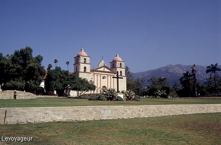Photo - Santa Barbara - Mission occupée par des franciscains
