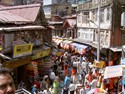 Photo - Shimla - Grand bazar aux nombreux petits commerces ( Lower bazaar )