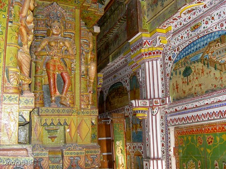 Photo - Bikaner- Peintures et scuptures d'un temple Jaïna