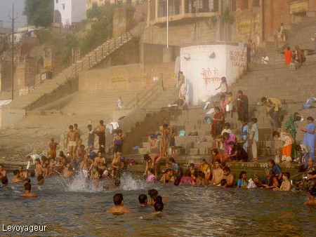 Photo - Uttar Pradesh - Varanasi - Fumée des crémations