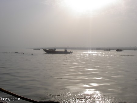 Photo - Uttar Pradesh - Varanasi  - Le Gange fleuve sacré