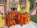 Photo - Temple de la Mahabodhi- Défilé de moines bouddhistes - Bodhgaya