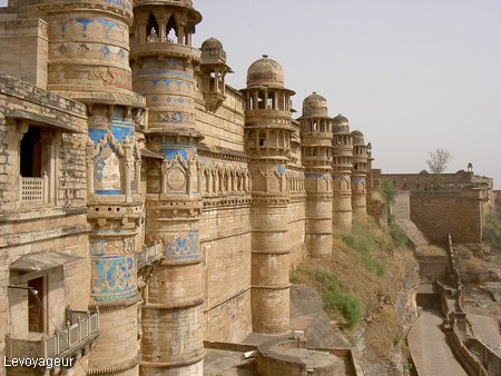 Photo - Gwalior - Façade orientale du Man Mandir (15ème siècle)
