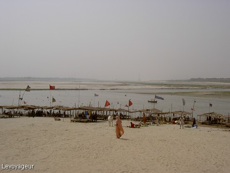 Photo - Allahabad - Ville située au confluent du Gange du fleuve Yamuna , du fleuve Saraswati