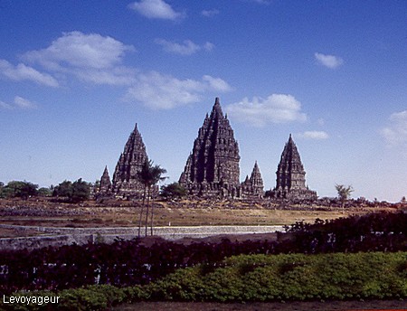 Photo - Java - Jogjakarta -Site hindouiste de Prambanan (9 ème siècle)