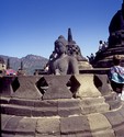 Photo - Java - Borobudur- Statue imposante de Bouddha