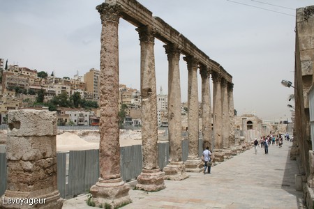 Photo - Restes de la colonnade du forum Romain