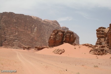 Photo - Le vaste paysage du Wadi Rum