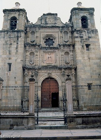 Photo - Oaxaca - Le Templo de San Felipe Neri ( Erigé au 17 ème siècle)