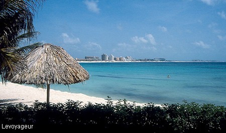 Photo - Cancun (Golfe du mexique ) - Plage privée du club Med