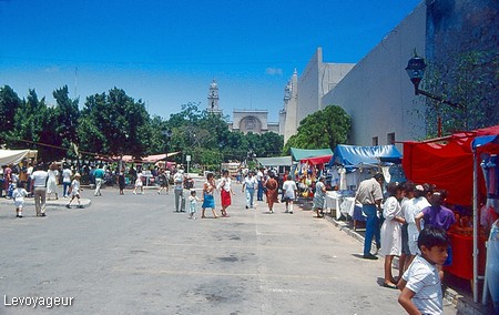 Photo - Mérida - Capitale du Yucatan - Place principale ( Le Zocalo )