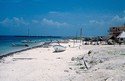 Photo - Playa del Carmen ( Golfe du Mexique) - Barques de pêcheurs