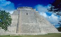 Photo - Yucatan - Uxmal - site Maya - Pyramide du devin  (édifiée vers le 6 ème siècle)