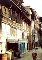 Photo - Katmandou - Ancienne demeure au fenêtres de bois sculpté