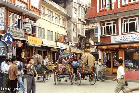 Photo - Katmandou - Rickshaw dans les ruelles