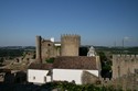 Photo - La ville médiévale d'Obidos entourée d'une muraille crénelée