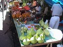 Photo - Marché local à Bois-Blanc - Vente de fruits exotiques