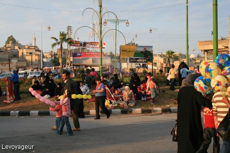 Photo - Hama - Les rues animées du centre ville