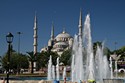 Photo - Jeux d'eau devant la mosquée bleue