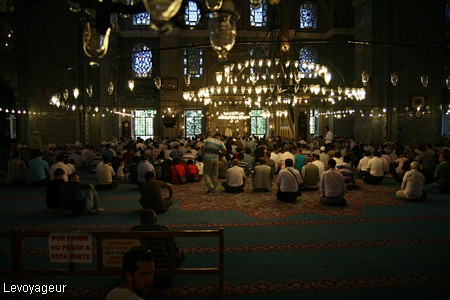 Photo - Vue intérieure de la mosquée neuve(Yeni Cami )