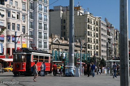 Photo - Terrminus du tramway de la place Taksim