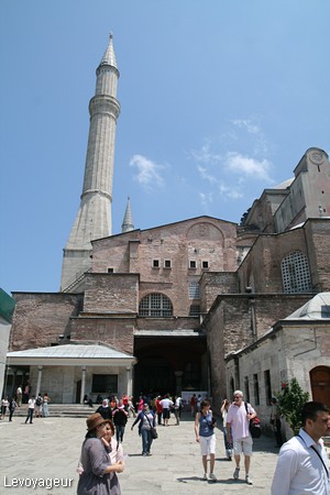 Photo - Un des quatre minarets du musée Sainte Sophie