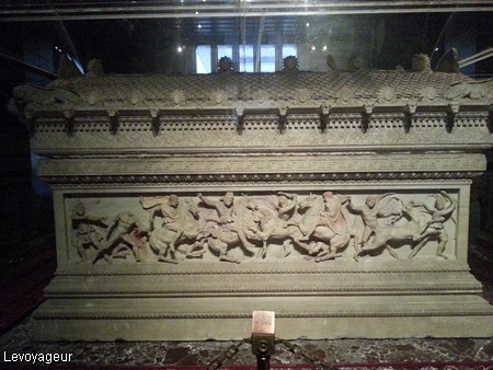 Photo - Nécropole royale de Sidon - Sarcophage d'Alexandre le Grand