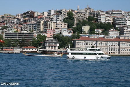 Photo - Un des ferries faisant la liaison Eminönü  Üsküdar.